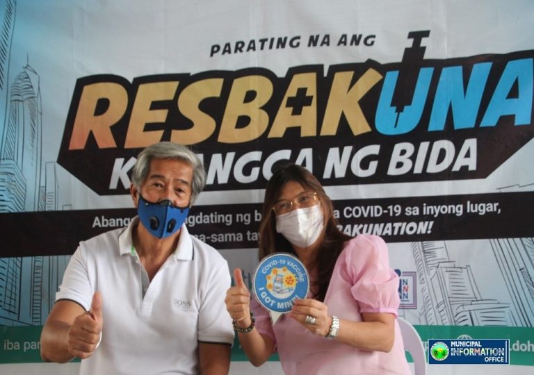 LEADING BY EXAMPLE: MAYOR AND MRS. ROBERTO PALOMAR RECEIVED THEIR FIRST DOSE OF VACCINE